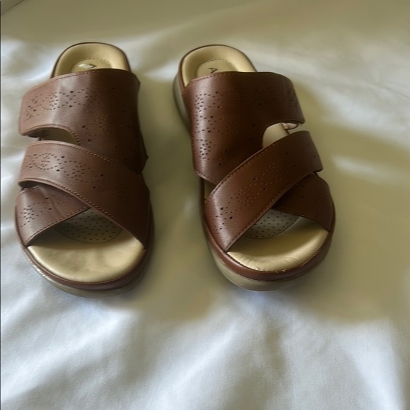 Brown Women's Sandals - Picture 1 of 7